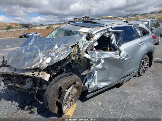 5TDJZRFHXJS526288 Toyota Highlander Xle