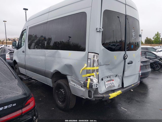 W1Z4EFVY1NP457782 Mercedes-Benz Sprinter 2500 Standard Roof V6