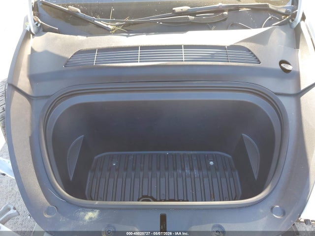 45025727 :رقم المزاد ، 7SAYGDED1RF055625 vin ، 2024 Tesla Model Y Long Range Single Motor Rear-wheel Drive/rwd مزاد بيع