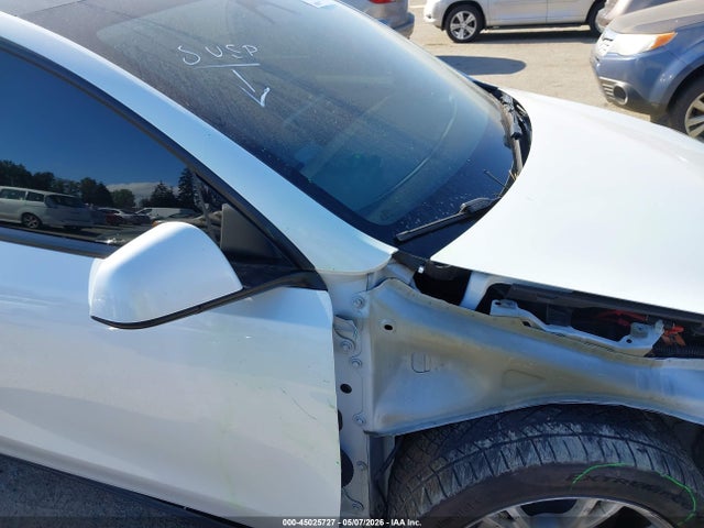 45025727 :رقم المزاد ، 7SAYGDED1RF055625 vin ، 2024 Tesla Model Y Long Range Single Motor Rear-wheel Drive/rwd مزاد بيع
