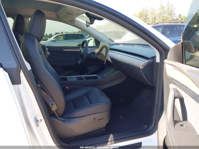 45025727 :رقم المزاد ، 7SAYGDED1RF055625 vin ، 2024 Tesla Model Y Long Range Single Motor Rear-wheel Drive/rwd مزاد بيع