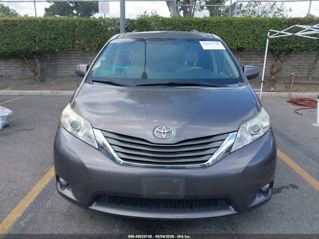 5TDYK3DC2ES488701 Toyota Sienna Xle V6 8 Passenger