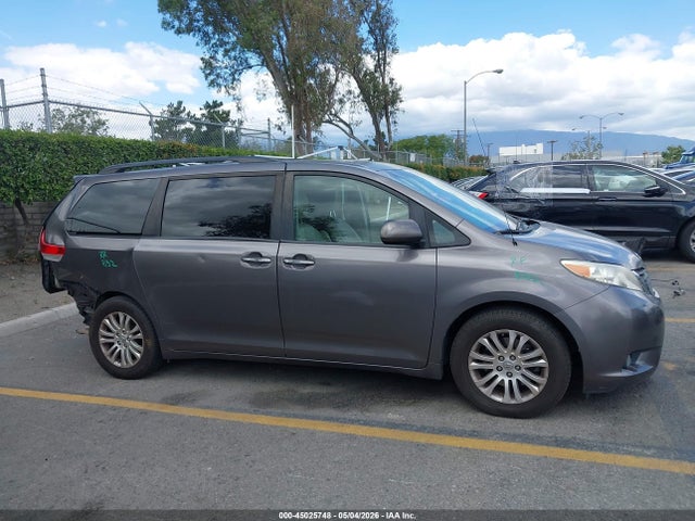 5TDYK3DC2ES488701 Toyota Sienna Xle V6 8 Passenger