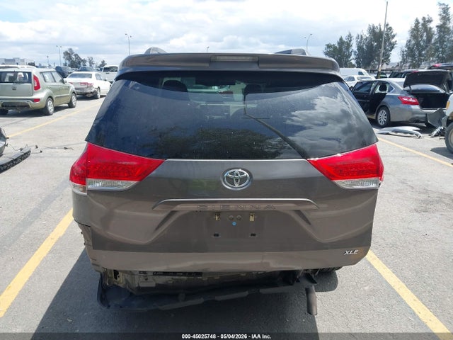5TDYK3DC2ES488701 Toyota Sienna Xle V6 8 Passenger