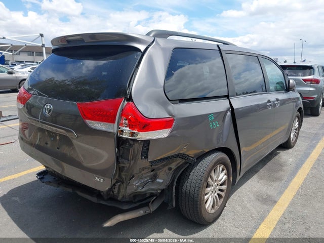 5TDYK3DC2ES488701 Toyota Sienna Xle V6 8 Passenger