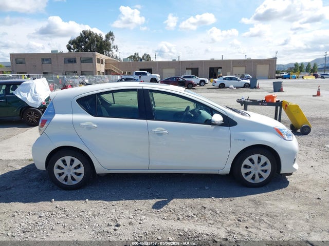 45025757 :رقم المزاد ، JTDKDTB36C1031113 vin ، 2012 Toyota Prius C Three مزاد بيع