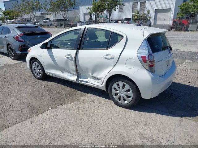 45025757 :رقم المزاد ، JTDKDTB36C1031113 vin ، 2012 Toyota Prius C Three مزاد بيع