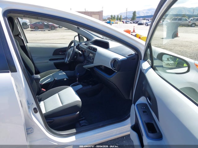 45025757 :رقم المزاد ، JTDKDTB36C1031113 vin ، 2012 Toyota Prius C Three مزاد بيع