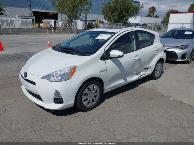 45025757 :رقم المزاد ، JTDKDTB36C1031113 vin ، 2012 Toyota Prius C Three مزاد بيع