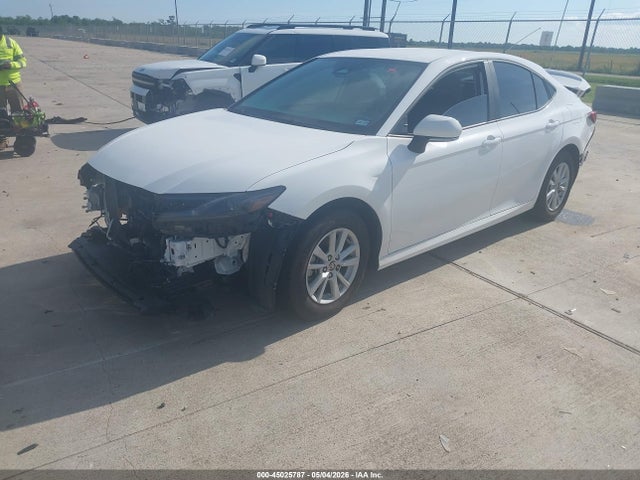 Toyota CAMRY LE 2026 4T1DAACK9TU670009 Image 2