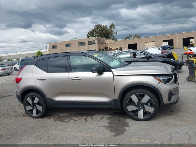 45025788 :رقم المزاد ، YV4ED3UM8P2070625 vin ، 2023 Volvo Xc40 Recharge Pure Electric Twin Ultimate مزاد بيع