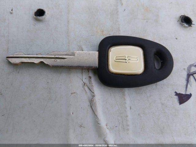 45025804 :رقم المزاد ، 1LNLM81W7TY711666 vin ، 1996 Lincoln Town Car Executive مزاد بيع