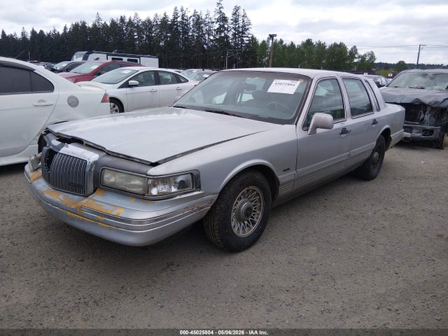45025804 :رقم المزاد ، 1LNLM81W7TY711666 vin ، 1996 Lincoln Town Car Executive مزاد بيع