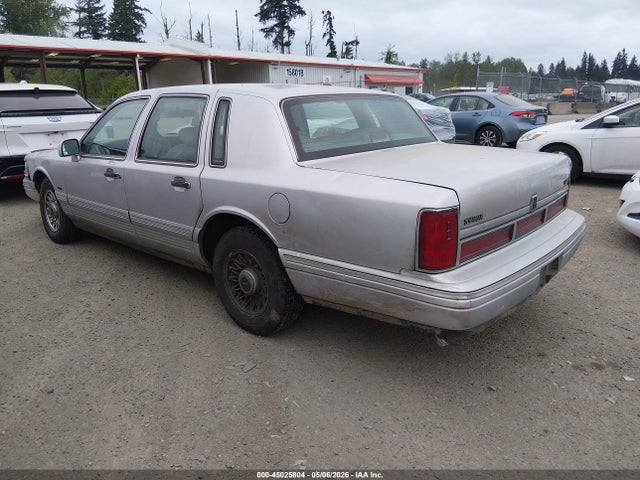 45025804 :رقم المزاد ، 1LNLM81W7TY711666 vin ، 1996 Lincoln Town Car Executive مزاد بيع