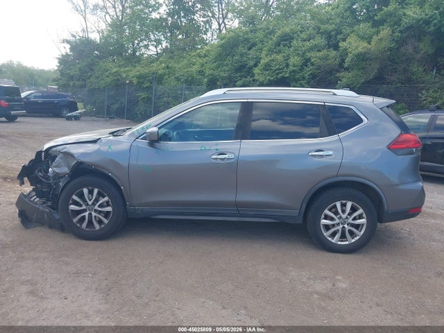 45025809 :رقم المزاد ، KNMAT2MV0HP582763 vin ، 2017 Nissan Rogue Sv مزاد بيع