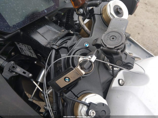 45025823 :رقم المزاد ، WB10P2301S6L53430 vin ، 2025 Bmw S 1000 Rr مزاد بيع