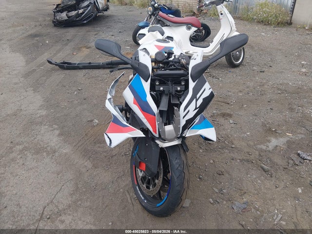 45025823 :رقم المزاد ، WB10P2301S6L53430 vin ، 2025 Bmw S 1000 Rr مزاد بيع