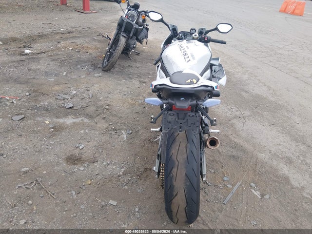 45025823 :رقم المزاد ، WB10P2301S6L53430 vin ، 2025 Bmw S 1000 Rr مزاد بيع