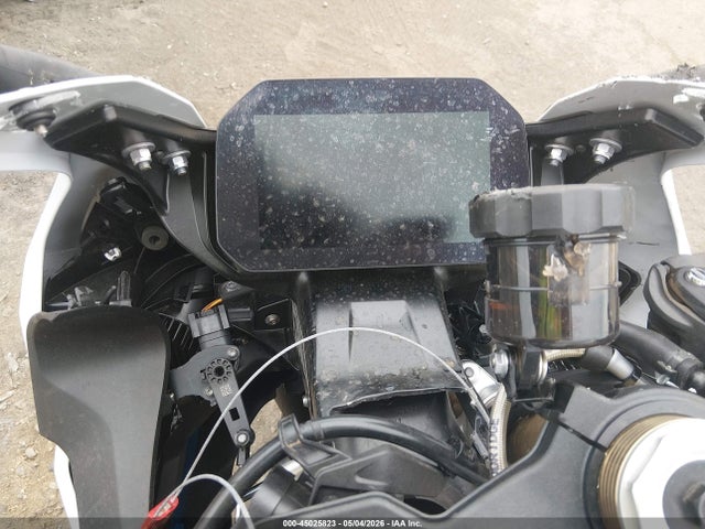 45025823 :رقم المزاد ، WB10P2301S6L53430 vin ، 2025 Bmw S 1000 Rr مزاد بيع