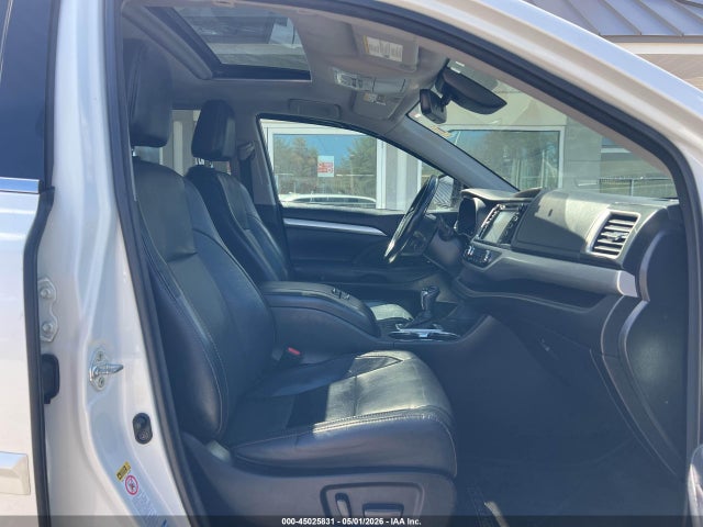 Продажа на аукционе авто 2017 Toyota Highlander Xle, vin: 5TDJZRFH8HS357253, номер лота: 45025831