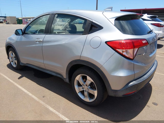 Honda HR-V LX 2017 3CZRU5H32HM714173 Image 3