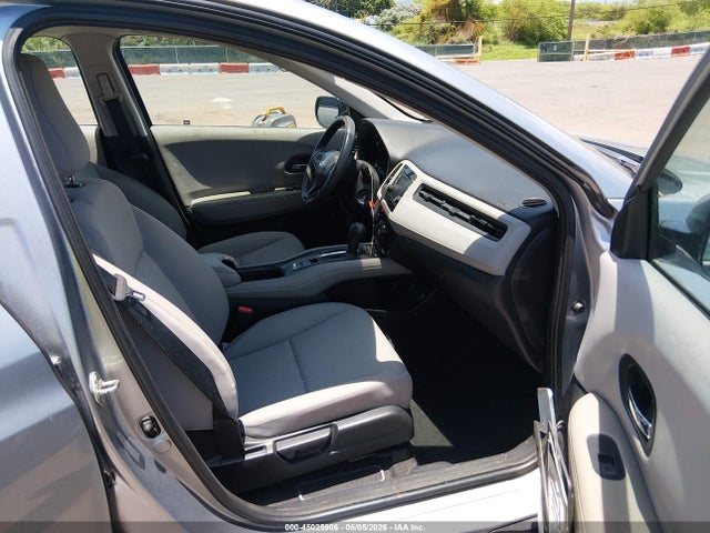 Honda HR-V LX 2017 3CZRU5H32HM714173 Image 5