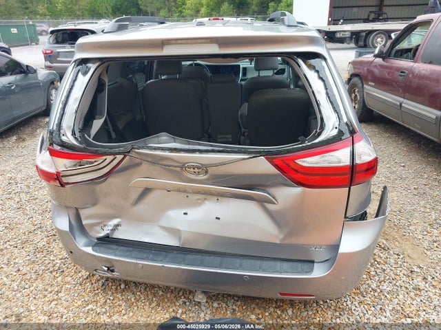 5TDYK3DC5FS679966 Toyota Sienna Xle Premium 8 Passenger