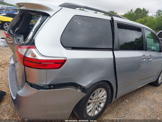 5TDYK3DC5FS679966 Toyota Sienna Xle Premium 8 Passenger