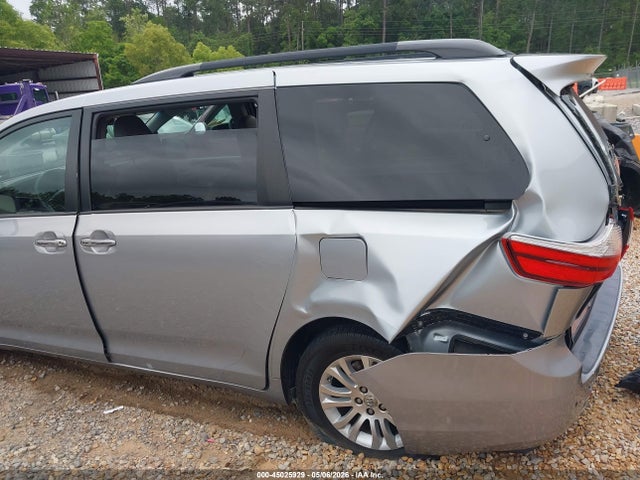 5TDYK3DC5FS679966 Toyota Sienna Xle Premium 8 Passenger