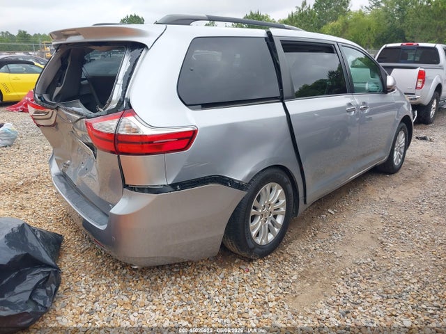5TDYK3DC5FS679966 Toyota Sienna Xle Premium 8 Passenger