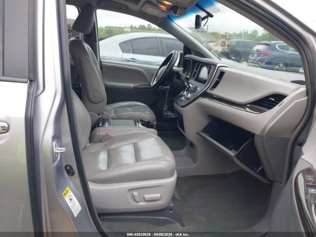 5TDYK3DC5FS679966 Toyota Sienna Xle Premium 8 Passenger