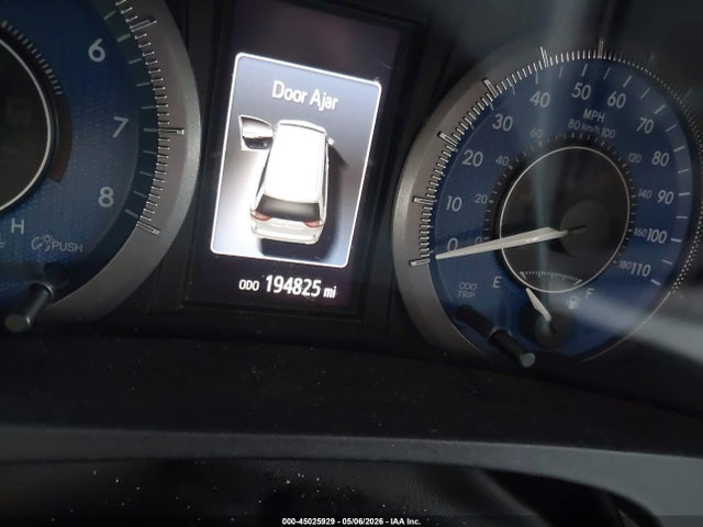 5TDYK3DC5FS679966 Toyota Sienna Xle Premium 8 Passenger