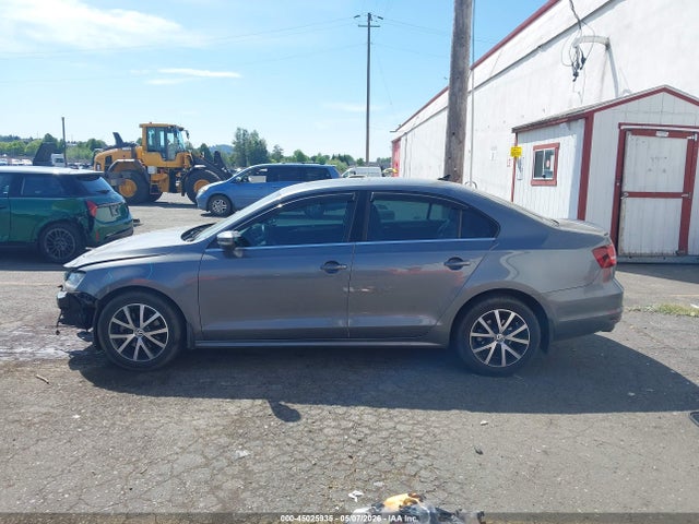 2017 Volkswagen Jetta 1.4t Se მანქანა იყიდება აუქციონზე, vin: 3VWDB7AJ2HM380881, აუქციონის ნომერი: 45025935