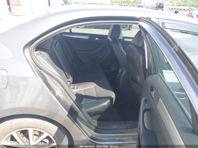 2017 Volkswagen Jetta 1.4t Se მანქანა იყიდება აუქციონზე, vin: 3VWDB7AJ2HM380881, აუქციონის ნომერი: 45025935