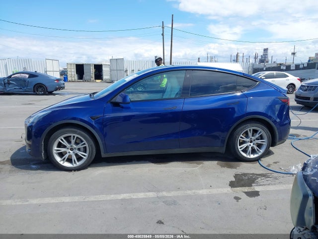 Продаж на аукціоні авто 2021 Tesla Model Y Long Range Dual Motor All-wheel Drive, vin: 5YJYGAEE3MF201228, номер лоту: 45025949