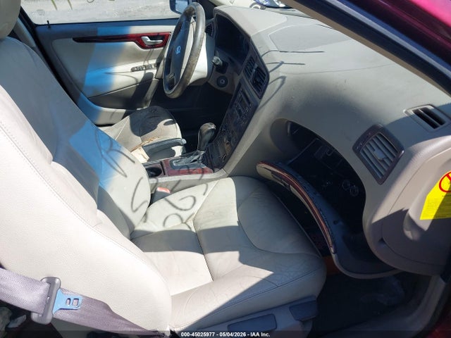 2004 Volvo V70 2.4 მანქანა იყიდება აუქციონზე, vin: YV1SW61T642425200, აუქციონის ნომერი: 45025977