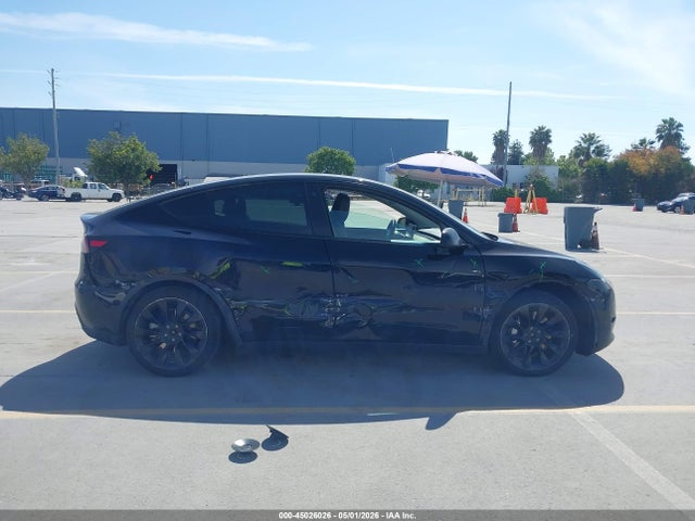 45026026 :رقم المزاد ، 7SAYGAEE1NF387744 vin ، 2022 Tesla Model Y Long Range Dual Motor All-wheel Drive مزاد بيع