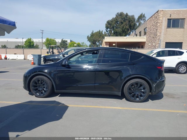 45026026 :رقم المزاد ، 7SAYGAEE1NF387744 vin ، 2022 Tesla Model Y Long Range Dual Motor All-wheel Drive مزاد بيع