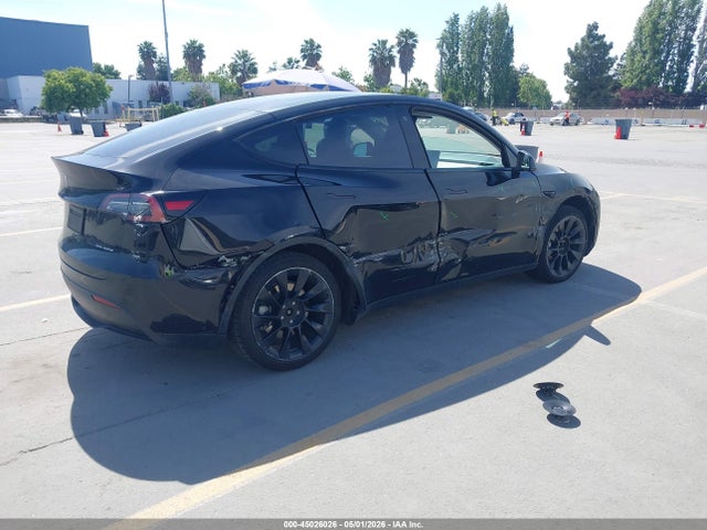 45026026 :رقم المزاد ، 7SAYGAEE1NF387744 vin ، 2022 Tesla Model Y Long Range Dual Motor All-wheel Drive مزاد بيع