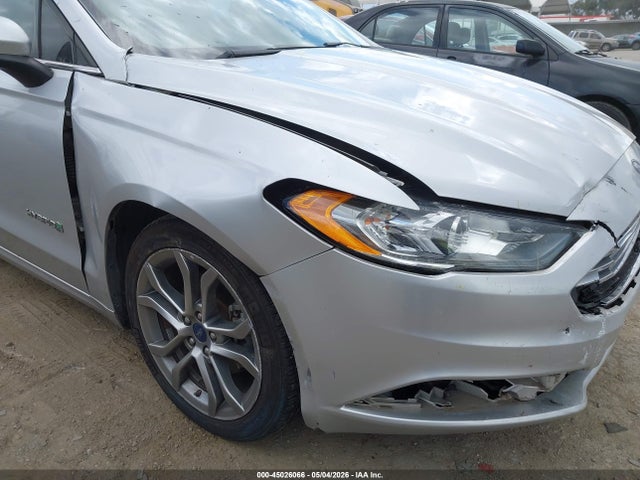 3FA6P0LU7HR232732 Ford Fusion Hybrid Se
