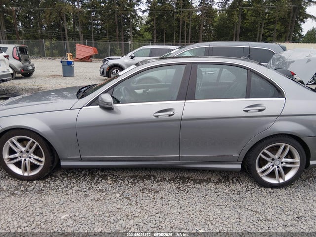 Продажа на аукционе авто 2013 Mercedes-benz C 250 Sport, vin: WDDGF4HB6DR266012, номер лота: 45026172