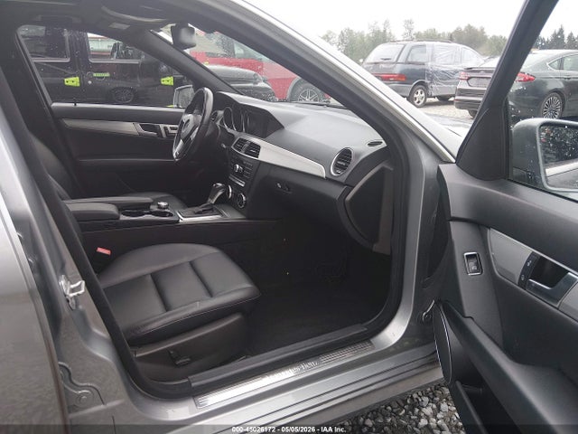 Продажа на аукционе авто 2013 Mercedes-benz C 250 Sport, vin: WDDGF4HB6DR266012, номер лота: 45026172