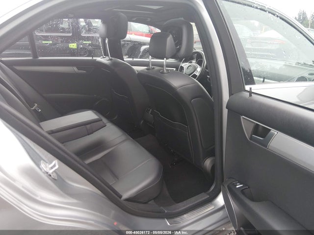 Продажа на аукционе авто 2013 Mercedes-benz C 250 Sport, vin: WDDGF4HB6DR266012, номер лота: 45026172