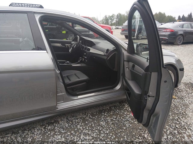 Продажа на аукционе авто 2013 Mercedes-benz C 250 Sport, vin: WDDGF4HB6DR266012, номер лота: 45026172