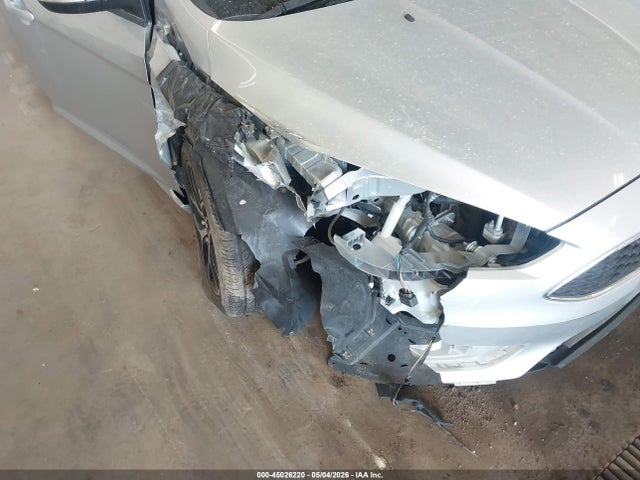 2016 Ford Focus Se მანქანა იყიდება აუქციონზე, vin: 1FADP3K26GL310360, აუქციონის ნომერი: 45026220