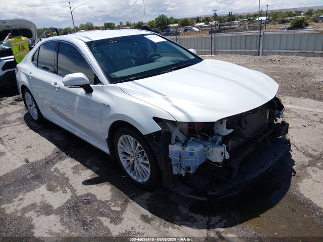 4T1B21HK2JU009237 Toyota Camry Hybrid Xle