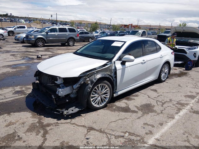 4T1B21HK2JU009237 Toyota Camry Hybrid Xle