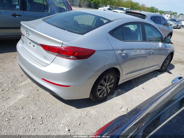 Продажа на аукционе авто 2018 Hyundai Elantra Se, vin: 5NPD74LF2JH334961, номер лота: 45026491