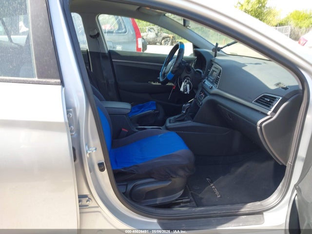 Продажа на аукционе авто 2018 Hyundai Elantra Se, vin: 5NPD74LF2JH334961, номер лота: 45026491