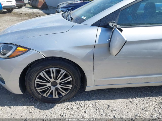 Продажа на аукционе авто 2018 Hyundai Elantra Se, vin: 5NPD74LF2JH334961, номер лота: 45026491